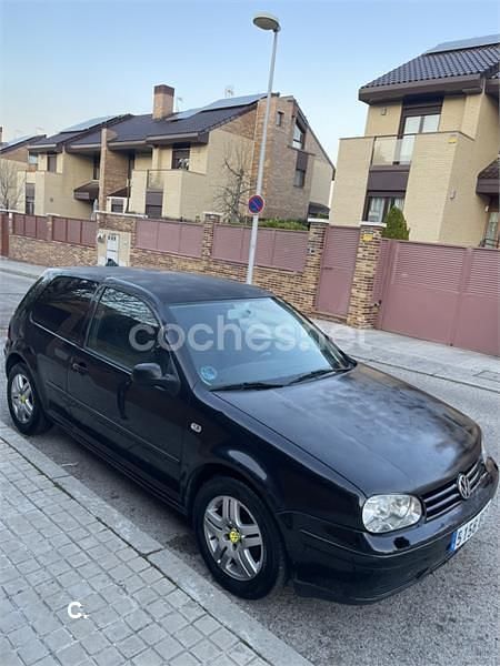 Usado VW Golf IV Highline 100 CV (73 kW) 2000 Negro Berlina