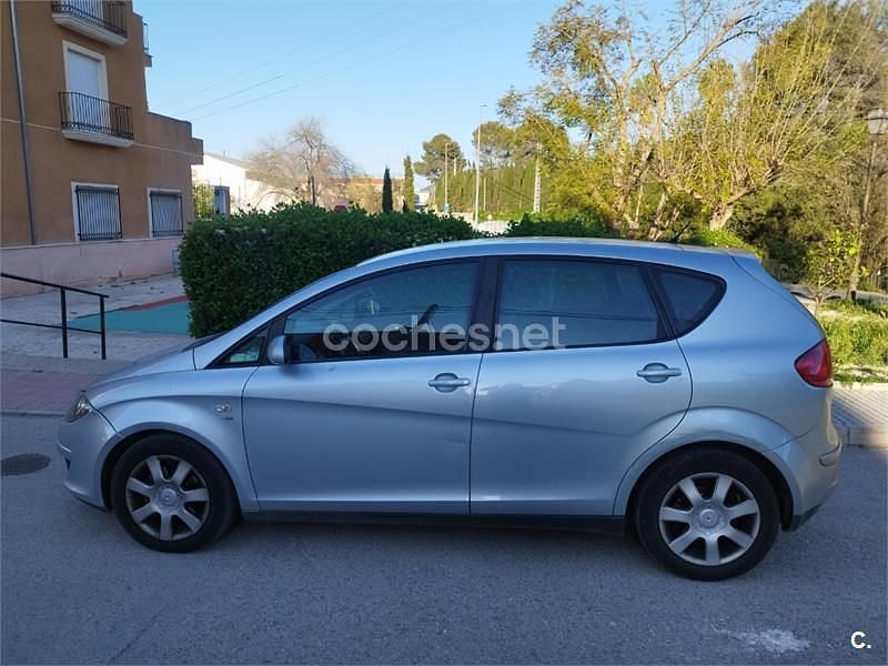 Usado Seat Altea Stylance 140 CV (102 kW) 2005 Gris / plata Monovolumen