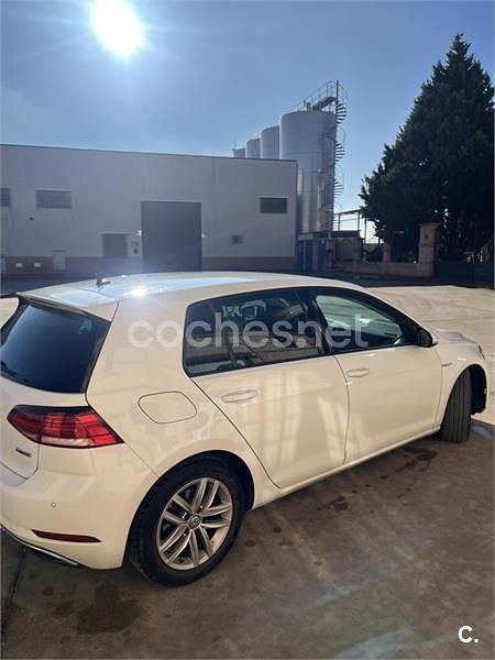 Blanco Usado 2019 VW Golf Advance Berlina | 17.490 € (Buen precio) - Imagen 1/4