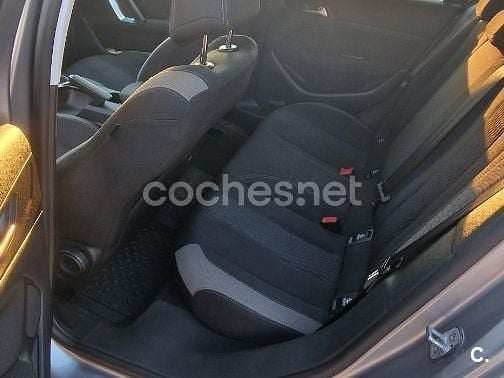 Usado Peugeot 308 Style 130 CV (95 kW) 2015 Gris / plata Berlina