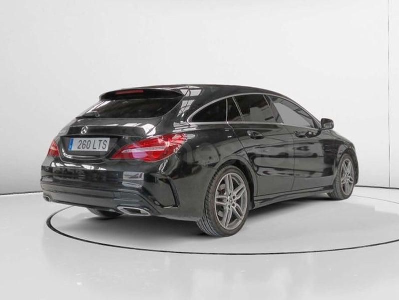 Usado Mercedes CLA200 Shooting Brake 136 CV (100 kW) 2018 Negro Familiar