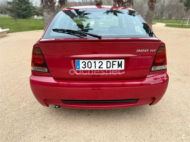 Usado BMW 320 150 CV (110 kW) 2005 Granate Coupe
