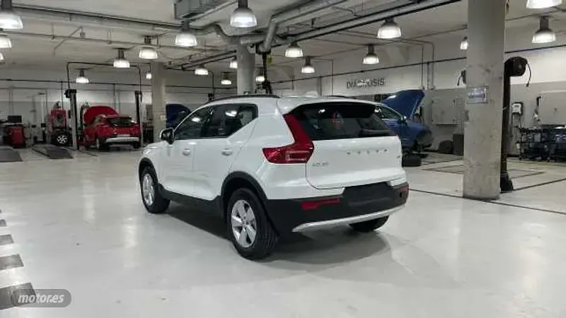 Nuevo Volvo XC40 163 CV (119 kW) 2026 Blanco SUV