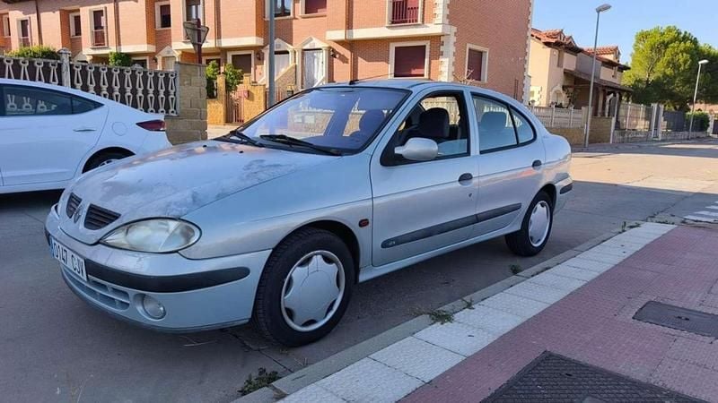 Gris Usado 2003 Renault Mégane II Utilitario | 1500 € (Super precio) - Imagen 1/4