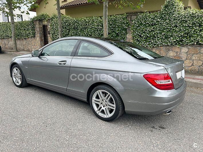 Usado Mercedes C220 170 CV (125 kW) 2011 Gris / plata Coupe