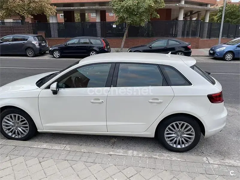 Usado Audi A3 Ambition 150 CV (110 kW) 2013 Blanco Berlina