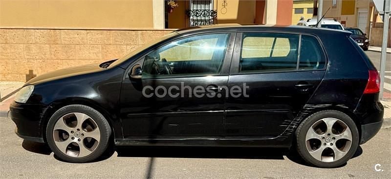 Usado VW Golf IV Highline 102 CV (75 kW) 2004 Negro Berlina