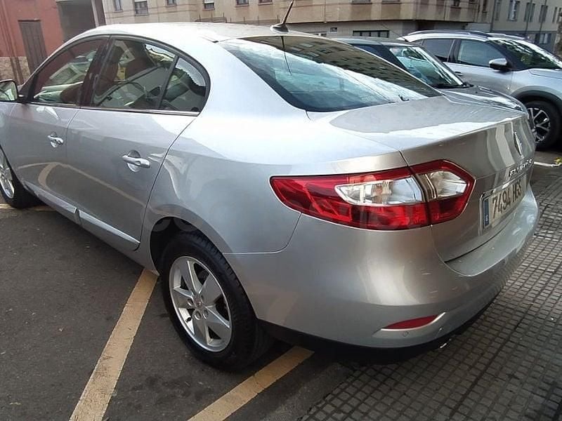 Usado Renault Fluence Dynamique 110 CV (80 kW) 2011 Gris / plata Berlina