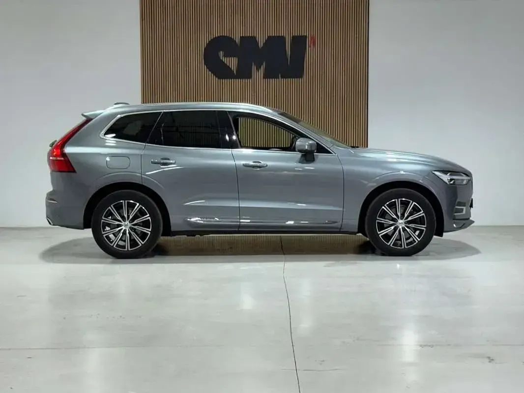 Käytetty Volvo XC60 Inscription 197 HP (144 kW) 2019 Harmaa Katumaasturi