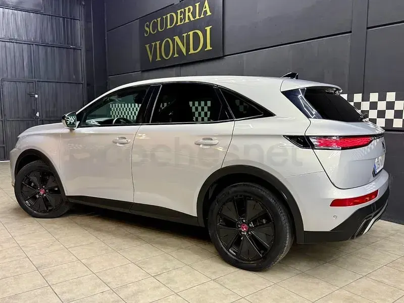 Usado DS Automobiles DS7 Crossback Performance 130 CV (95 kW) 2023 Gris / plata SUV