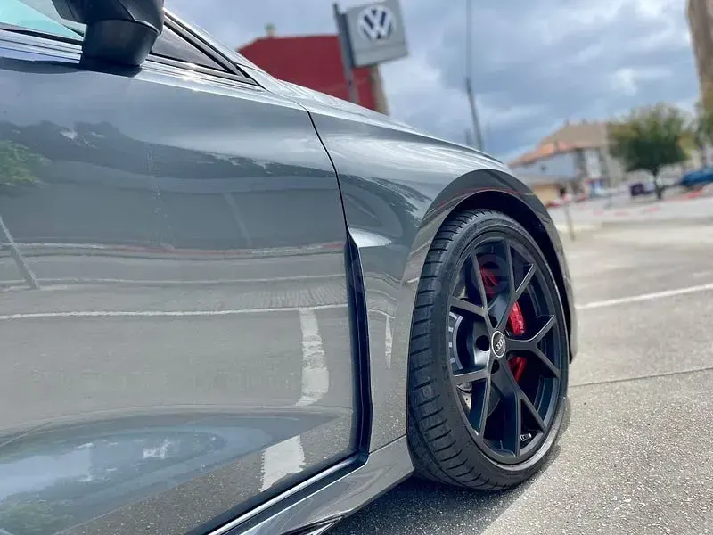 Usado Audi RS3 400 CV (294 kW) 2022 Gris / plata Berlina