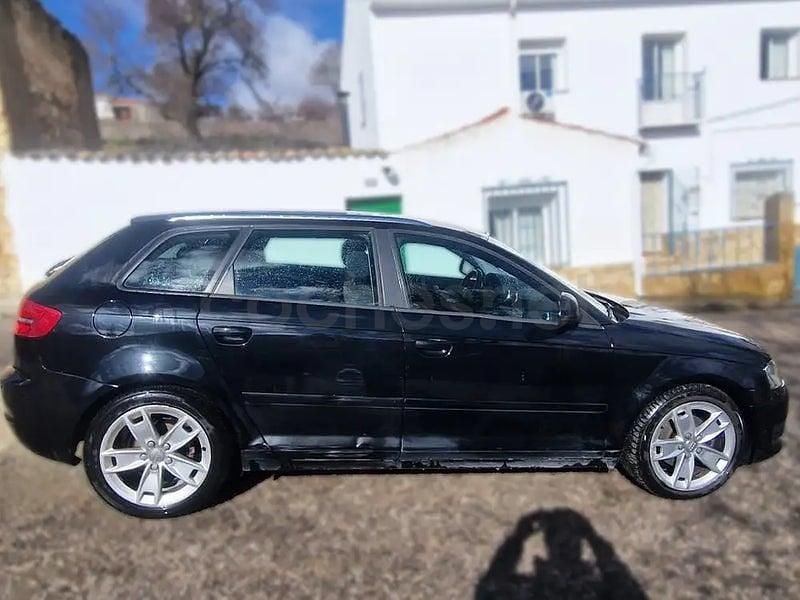 Usado Audi A3 Attraction 170 CV (125 kW) 2010 Negro Utilitario