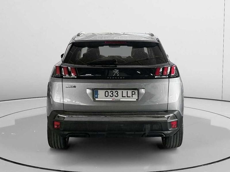 Usado Peugeot 3008 Allure 132 CV (97 kW) 2020 Gris SUV