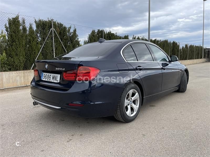 Usado BMW 320 Efficient Dynamics 163 CV (119 kW) 2014 Azul Berlina