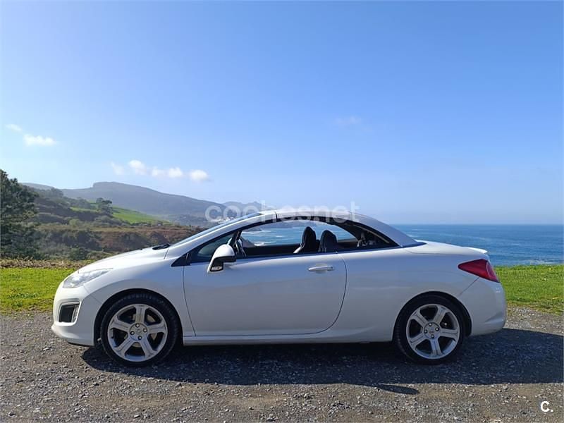 Usado Peugeot 308 CC Active 163 CV (119 kW) 2014 Blanco Descapotable