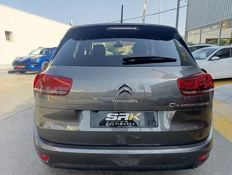 Usado Citroën C4 SpaceTourer Feel 130 CV (95 kW) 2020 Gris / plata Monovolumen