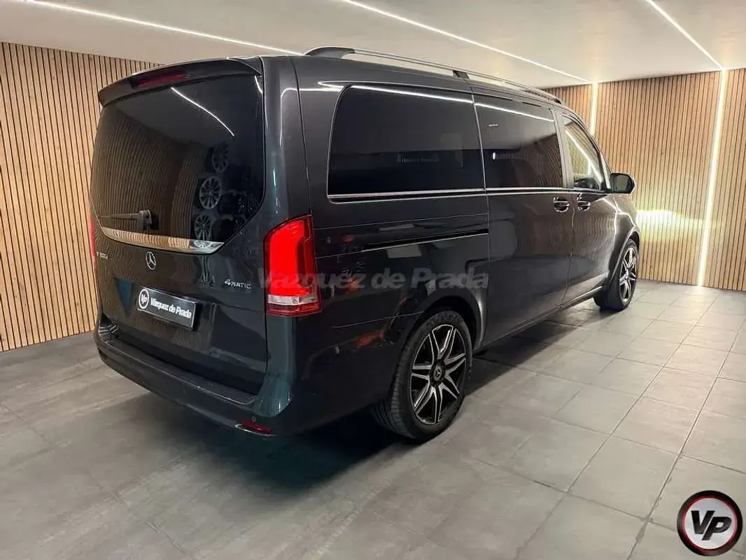Usado Mercedes V250 Avantgarde 190 CV (139 kW) 2022 Gris Monovolumen