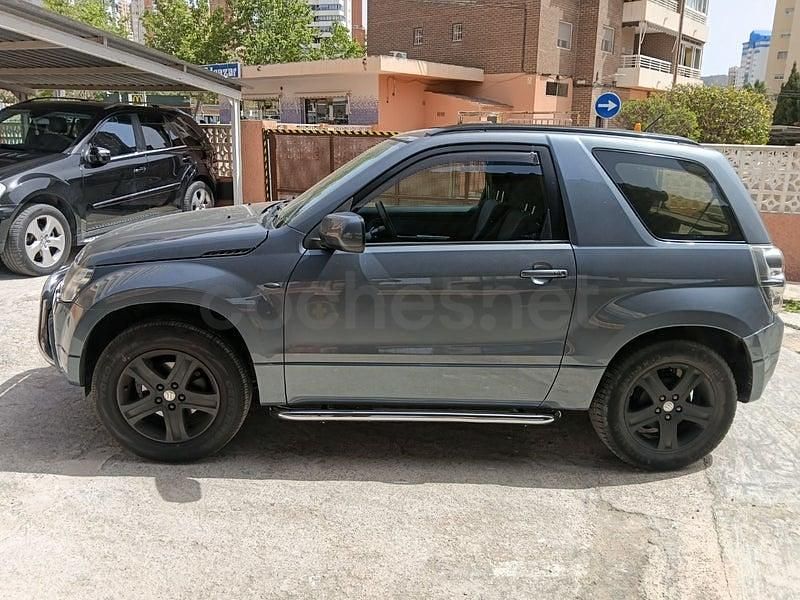 Usado Suzuki Grand Vitara 106 CV (77 kW) 2008 Gris / plata SUV