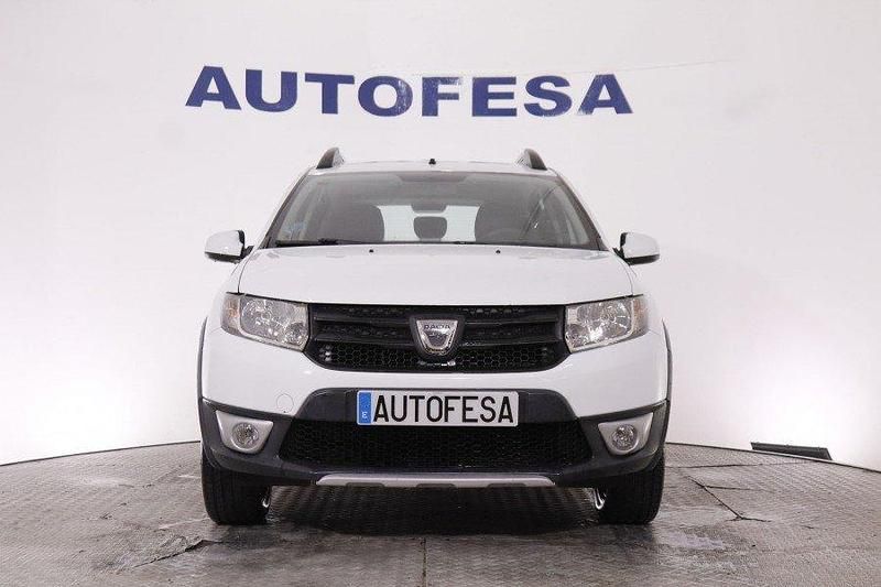 Usado Dacia Sandero Stepway 90 CV (66 kW) 2017 Blanco Utilitario