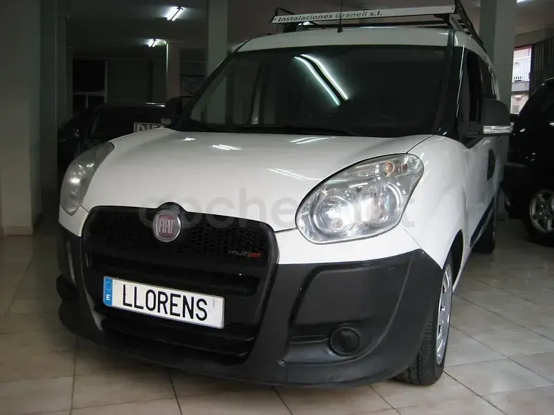 Usado Fiat Doblò Dynamic 105 CV (77 kW) 2011 Blanco Monovolumen