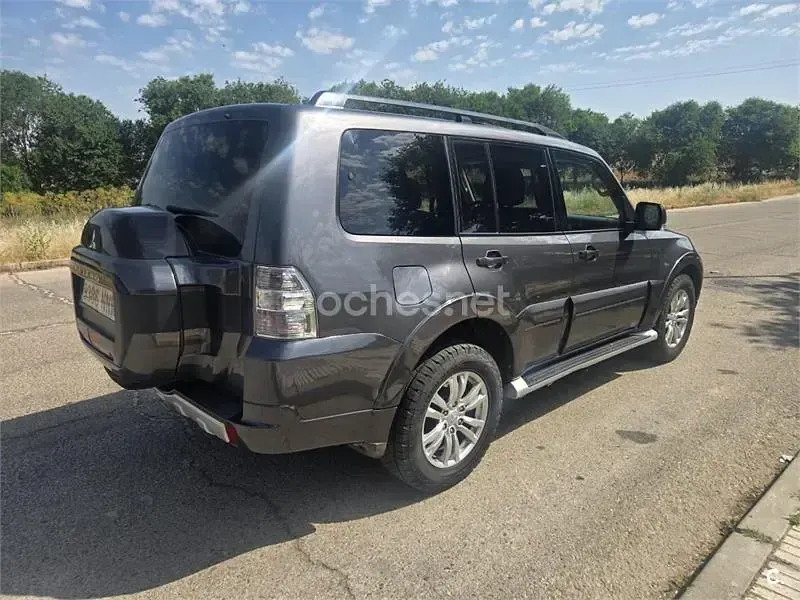 Usado Mitsubishi Montero 190 CV (139 kW) 2017 Gris / plata SUV