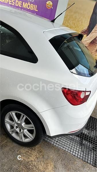 Blanco Usado 2010 Seat Ibiza SC Ecomotive Utilitario | 4800 € (Precio justo) - Imagen 1/4