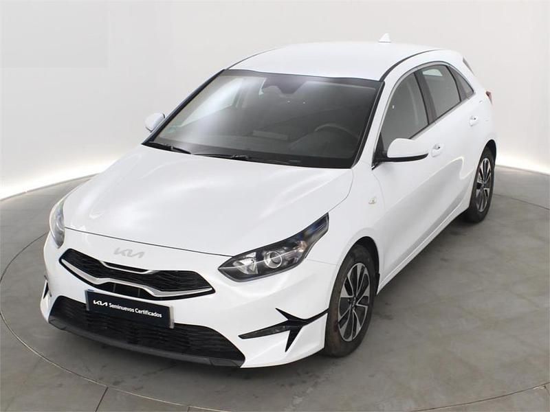Usado Kia Ceed 101 CV (74 kW) 2025 Blanco Utilitario