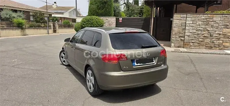 Usado Audi A3 Sportback Ambiente 140 CV (102 kW) 2006 Marrón Utilitario