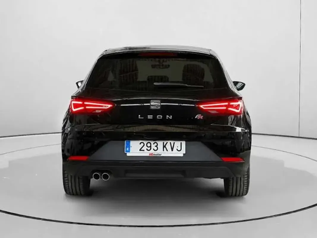 Usado Seat Leon FR 150 CV (110 kW) 2019 Negro Utilitario