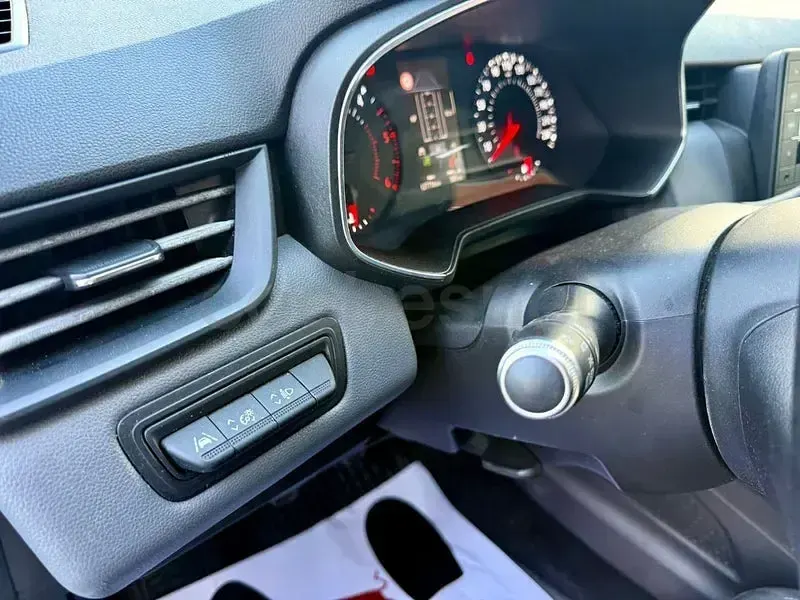 Usado Renault Clio V Business 90 CV (66 kW) 2021 Blanco Berlina