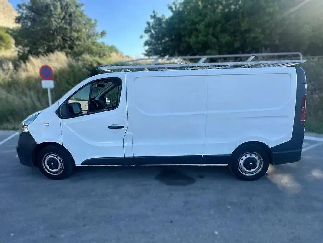 Usado Opel Vivaro Selective 116 CV (85 kW) 2015 Blanco Monovolumen