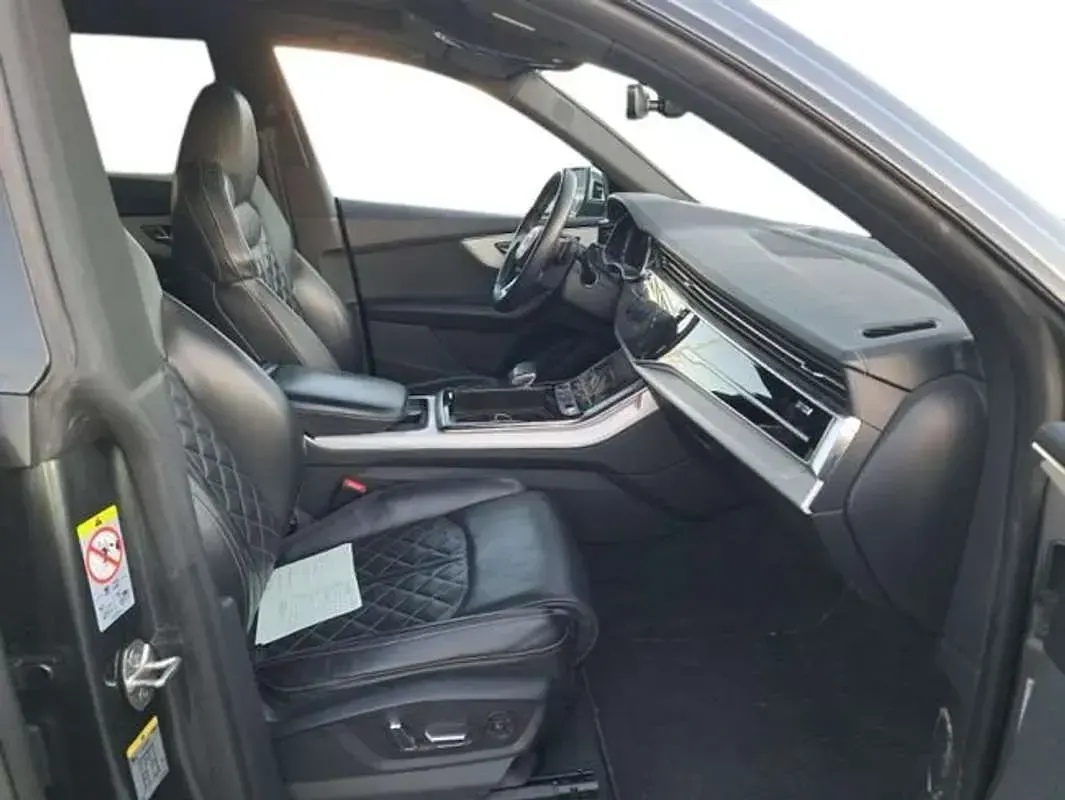 Usado Audi SQ8 Sport 507 CV (372 kW) 2023 Gris SUV