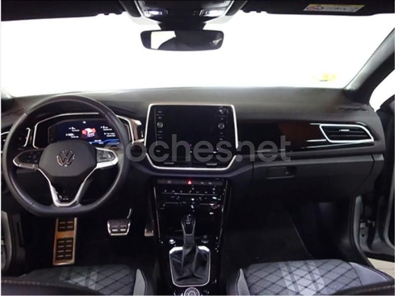 Usado VW T-Roc R-line 190 CV (139 kW) 2024 Gris / plata SUV