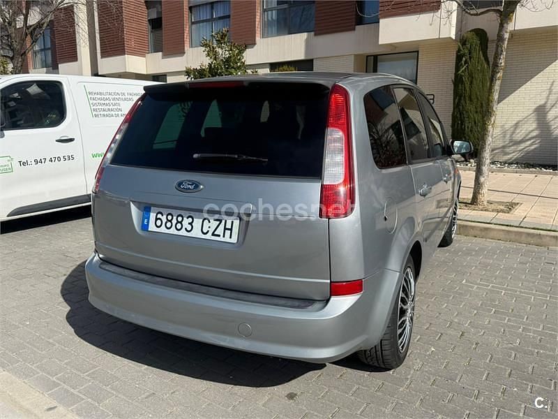 Usado Ford C-MAX 115 CV (84 kW) 2004 Gris / plata Monovolumen
