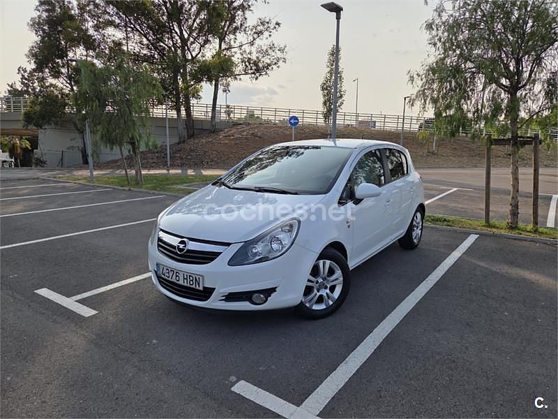 Usado Opel Corsa Cosmo 90 CV (66 kW) 2011 Blanco Berlina
