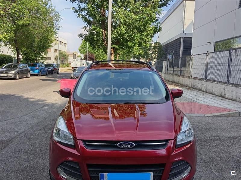 Usado Ford Kuga Titanium 180 CV (132 kW) 2013 Granate SUV