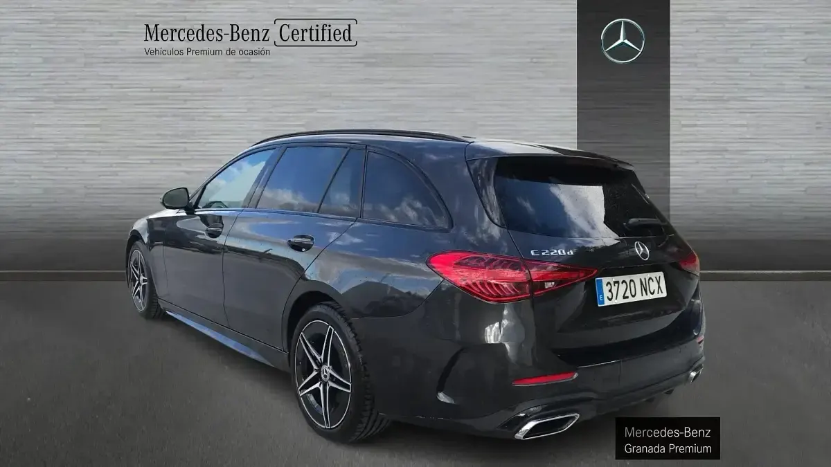 Usado Mercedes C220 200 CV (147 kW) 2025 Gris grafito Familiar
