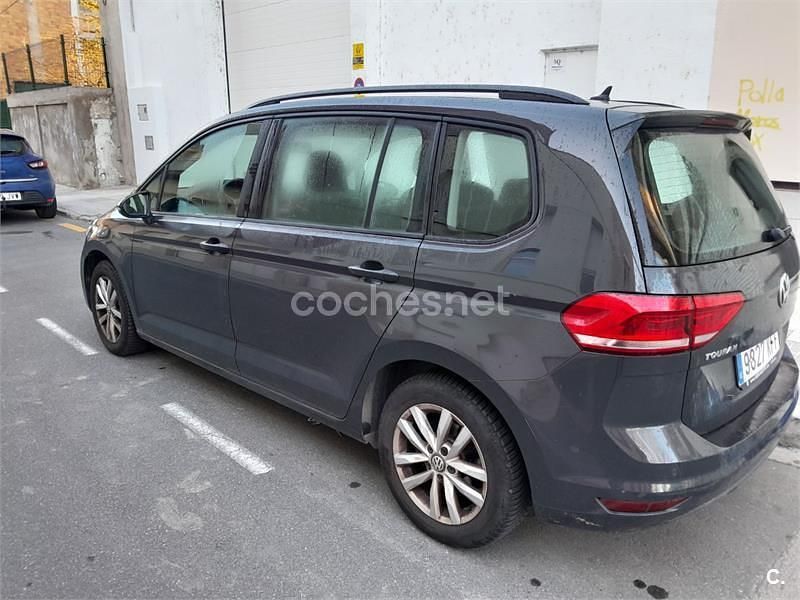 Gris / plata Usado 2018 VW Touran Business Monovolumen | 17.000 € (Precio justo) - Imagen 1/4