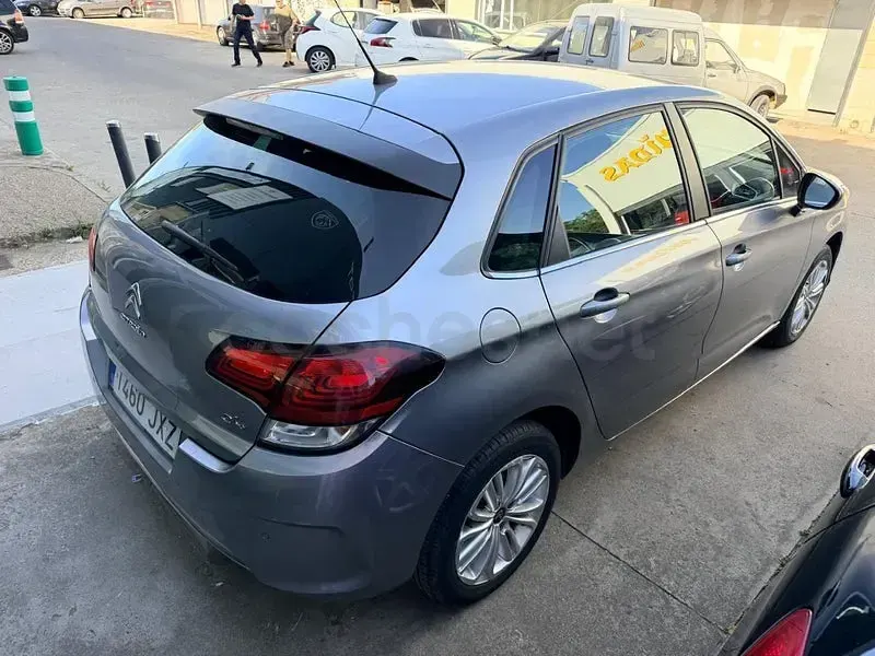 Usado Citroën C4 Feel 110 CV (80 kW) 2017 Gris / plata Berlina