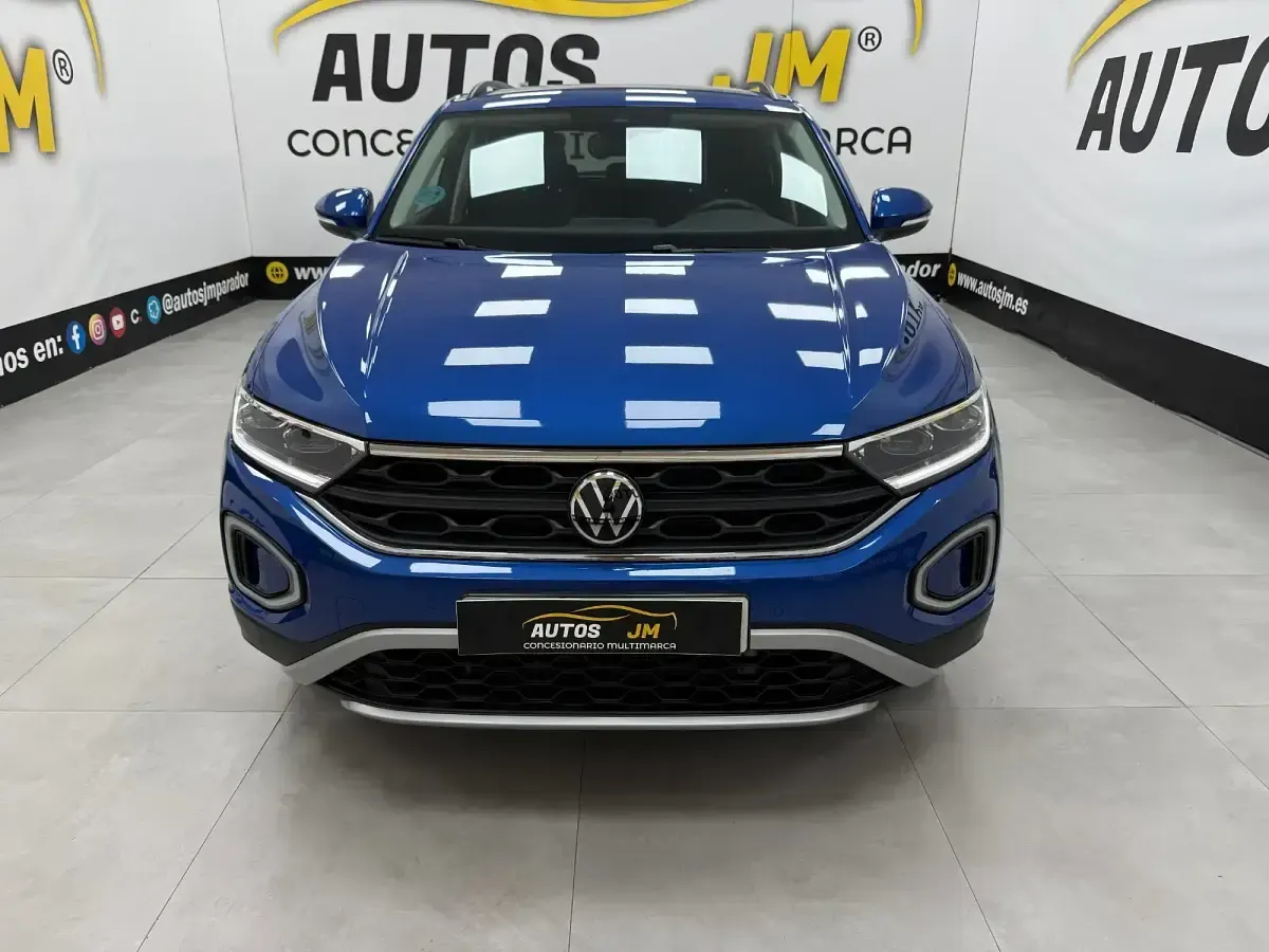 Usado VW T-Roc Life 150 CV (110 kW) 2024 Azul SUV