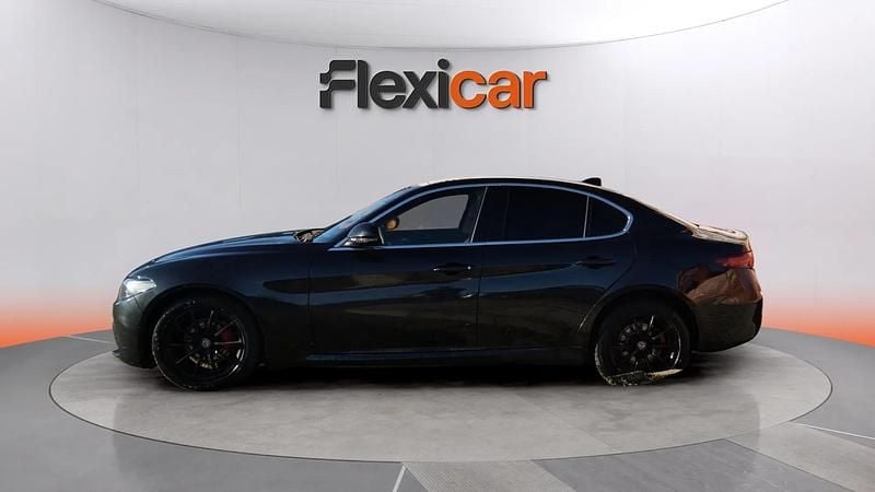 Usado Alfa Romeo Giulia Super 180 CV (132 kW) 2017 Negro Berlina