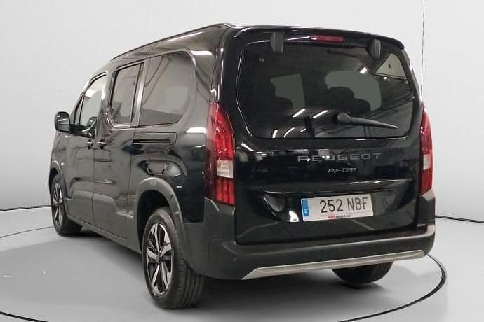 Usado Peugeot Rifter GT 131 CV (96 kW) 2025 Monovolumen