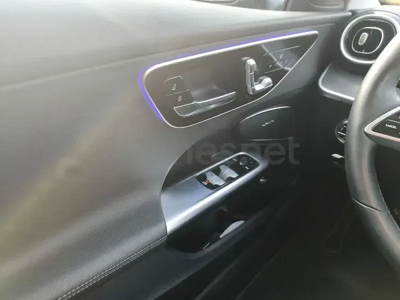 Usado Mercedes C300e 313 CV (230 kW) 2023 Negro Familiar
