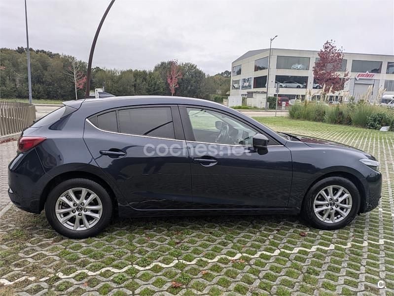 Usado Mazda 3 105 CV (77 kW) 2017 Azul Berlina