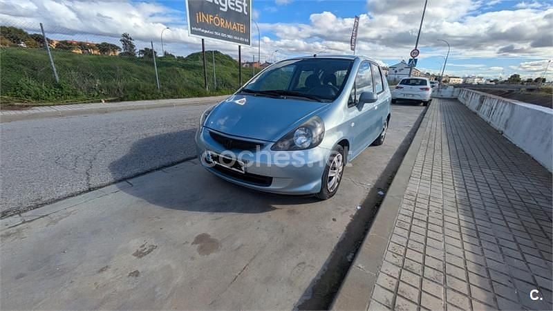 Usado Honda Jazz 78 CV (57 kW) 2007 Gris / plata Utilitario