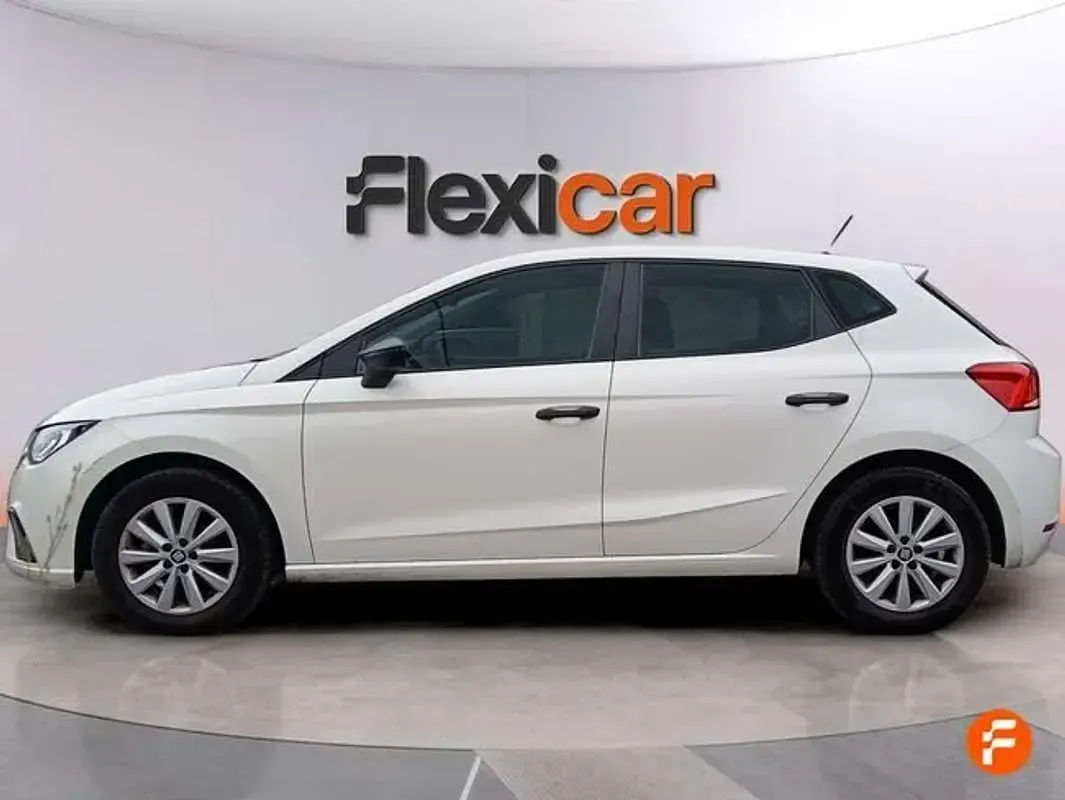 Usado Seat Ibiza Style 95 CV (69 kW) 2018 Blanco Utilitario
