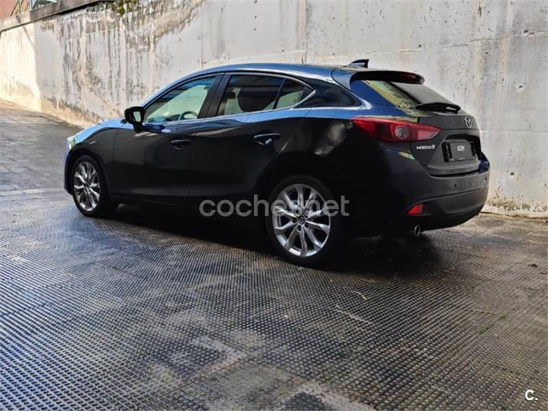 Usado Mazda 3 Luxury 150 CV (110 kW) 2015 Negro Berlina