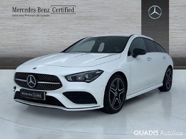 Usado Mercedes CLA200 Shooting Brake AMG line 150 CV (110 kW) 2023 Blanco polar Familiar