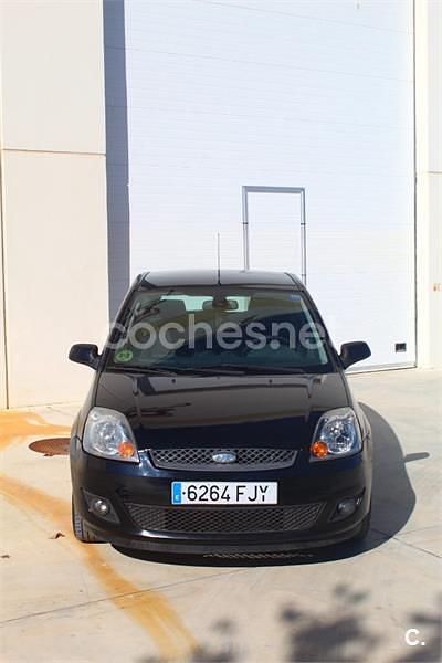 Negro Usado 2006 Ford Fiesta Ambiente Berlina | 3990 € (Precio justo) - Imagen 1/4