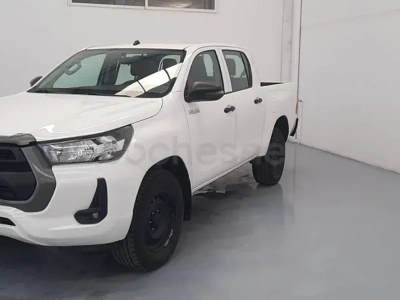 Usado Toyota HiLux 150 CV (110 kW) 2022 Blanco Pickup/Camioneta